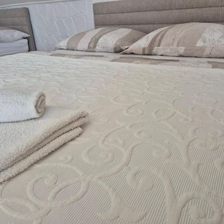 Sarreti Apartmanhaz Balatonfured Ngoại thất bức ảnh
