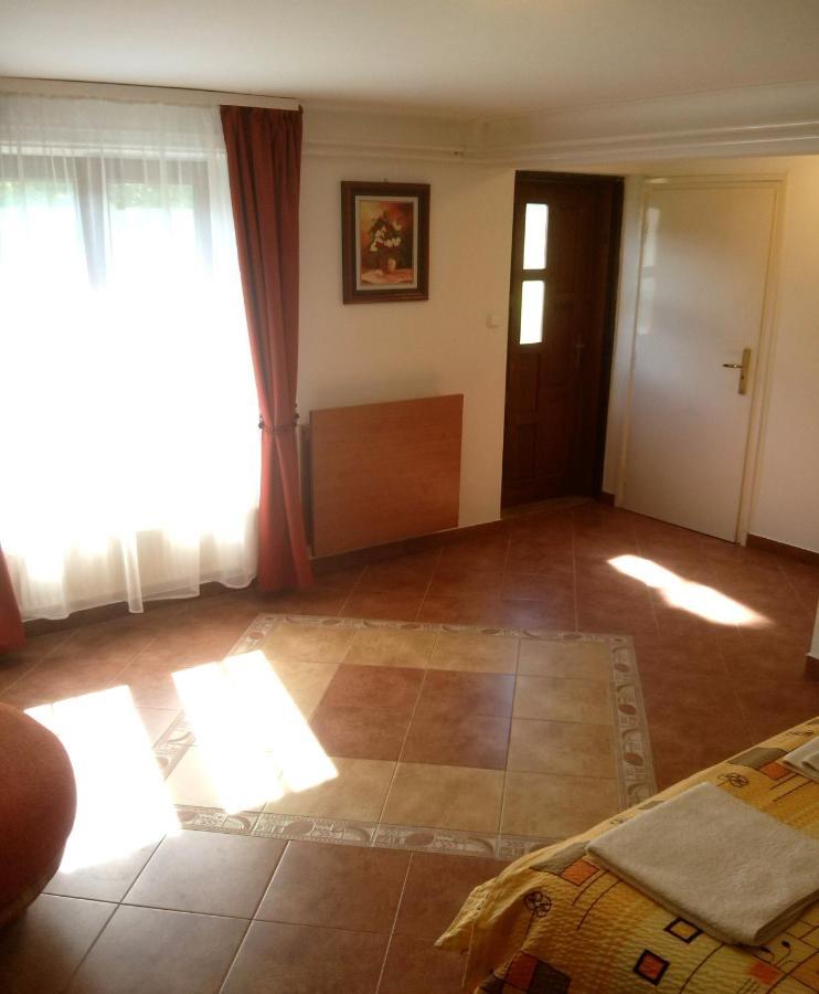 Sarreti Apartmanhaz Balatonfured Ngoại thất bức ảnh