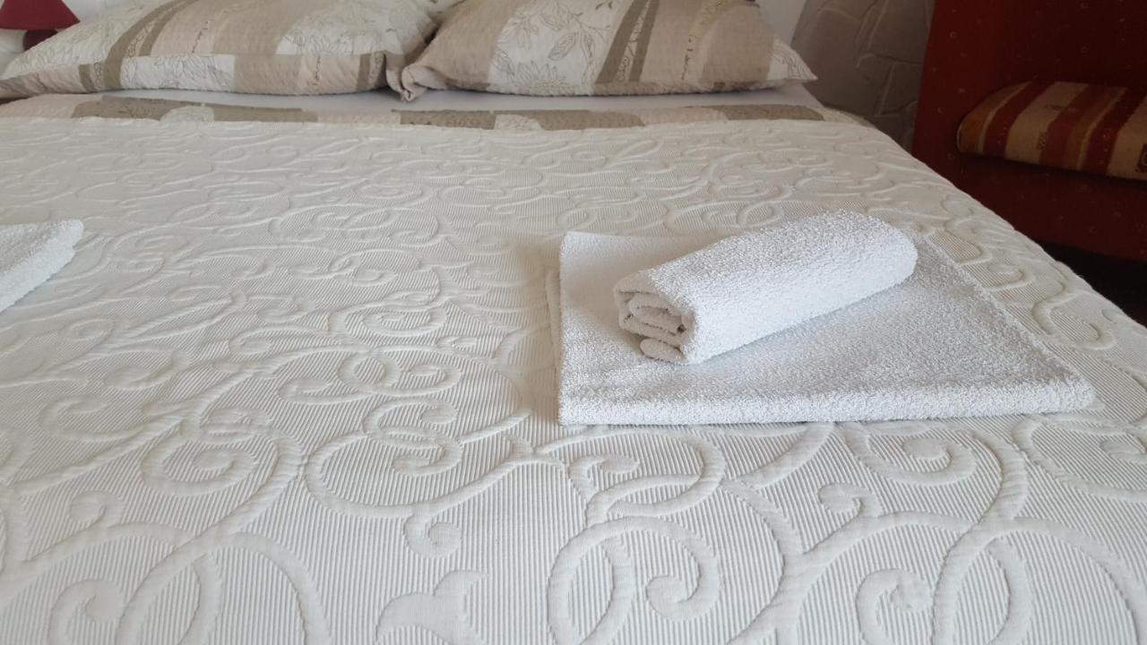 Sarreti Apartmanhaz Balatonfured Ngoại thất bức ảnh