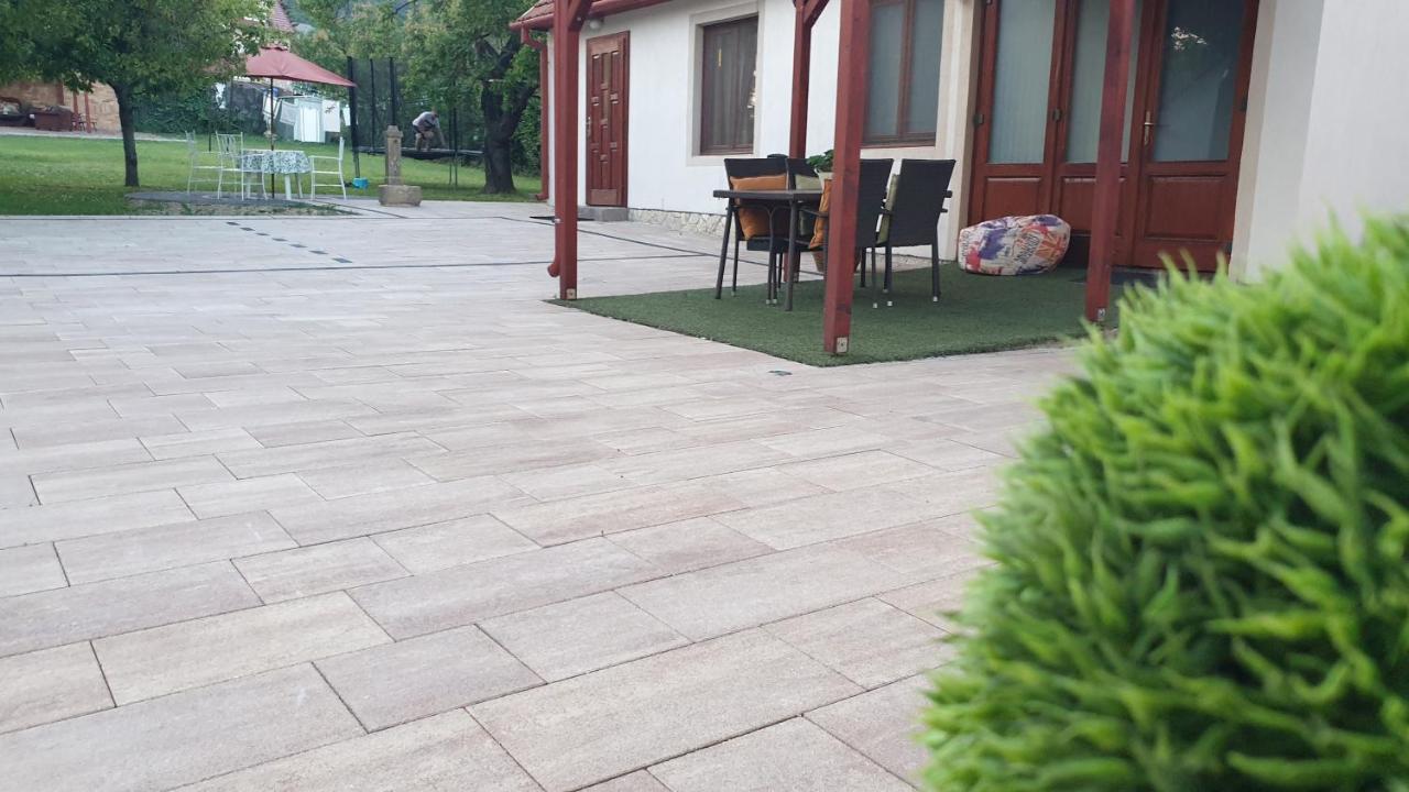 Sarreti Apartmanhaz Balatonfured Ngoại thất bức ảnh