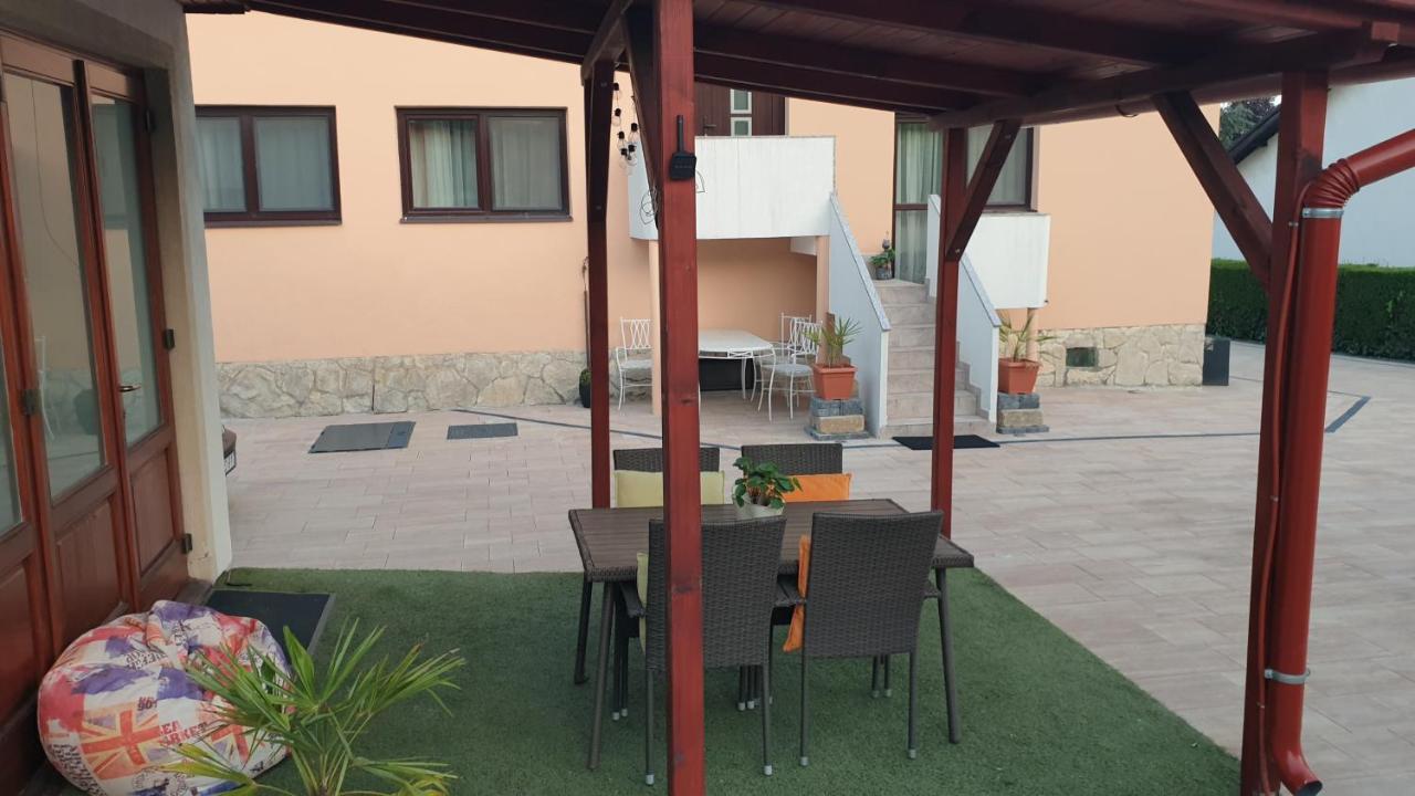 Sarreti Apartmanhaz Balatonfured Ngoại thất bức ảnh