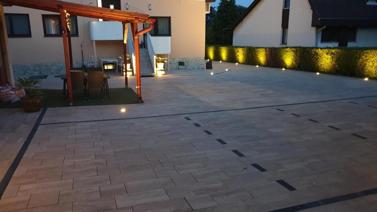 Sarreti Apartmanhaz Balatonfured Ngoại thất bức ảnh