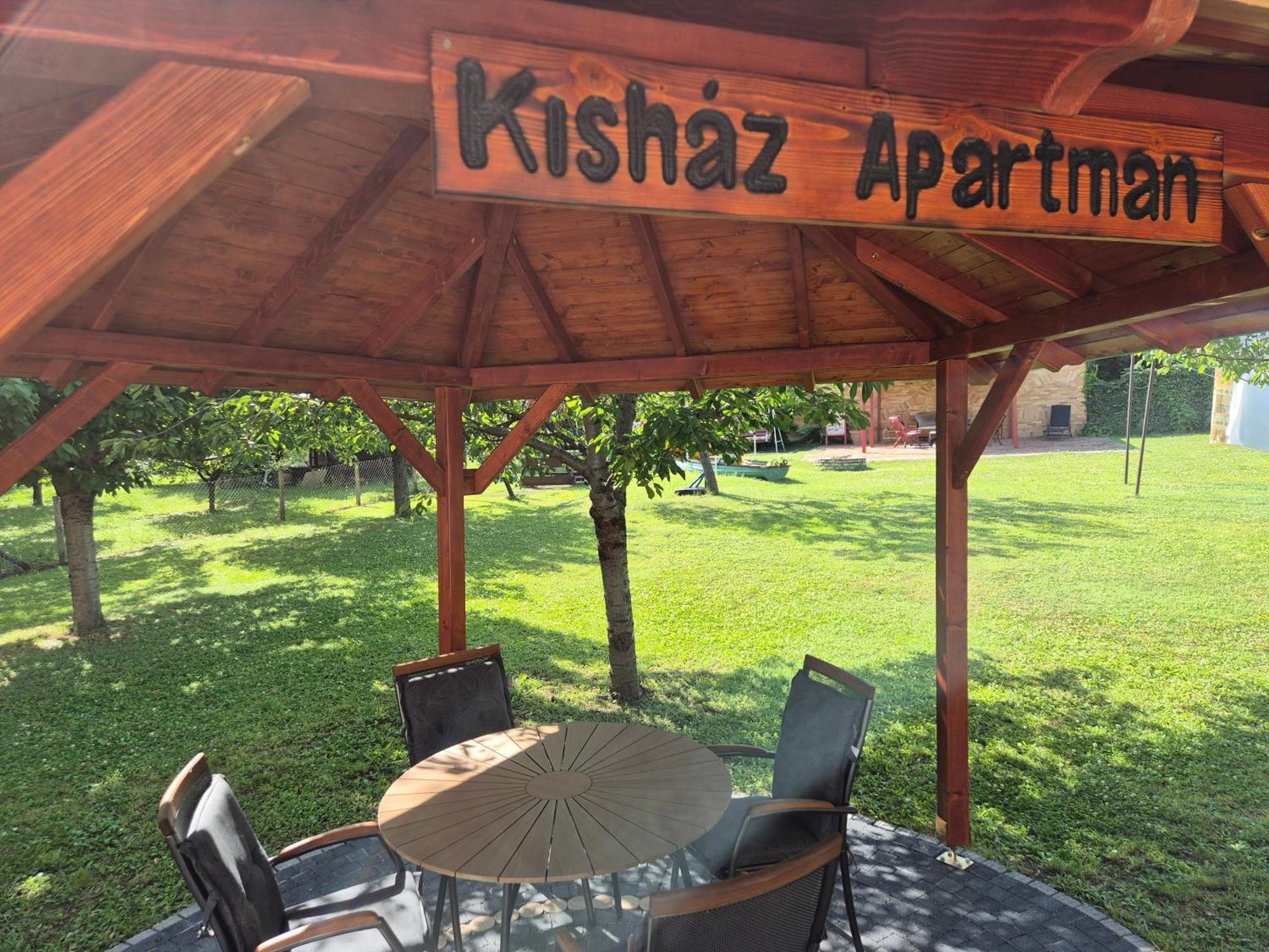Sarreti Apartmanhaz Balatonfured Ngoại thất bức ảnh