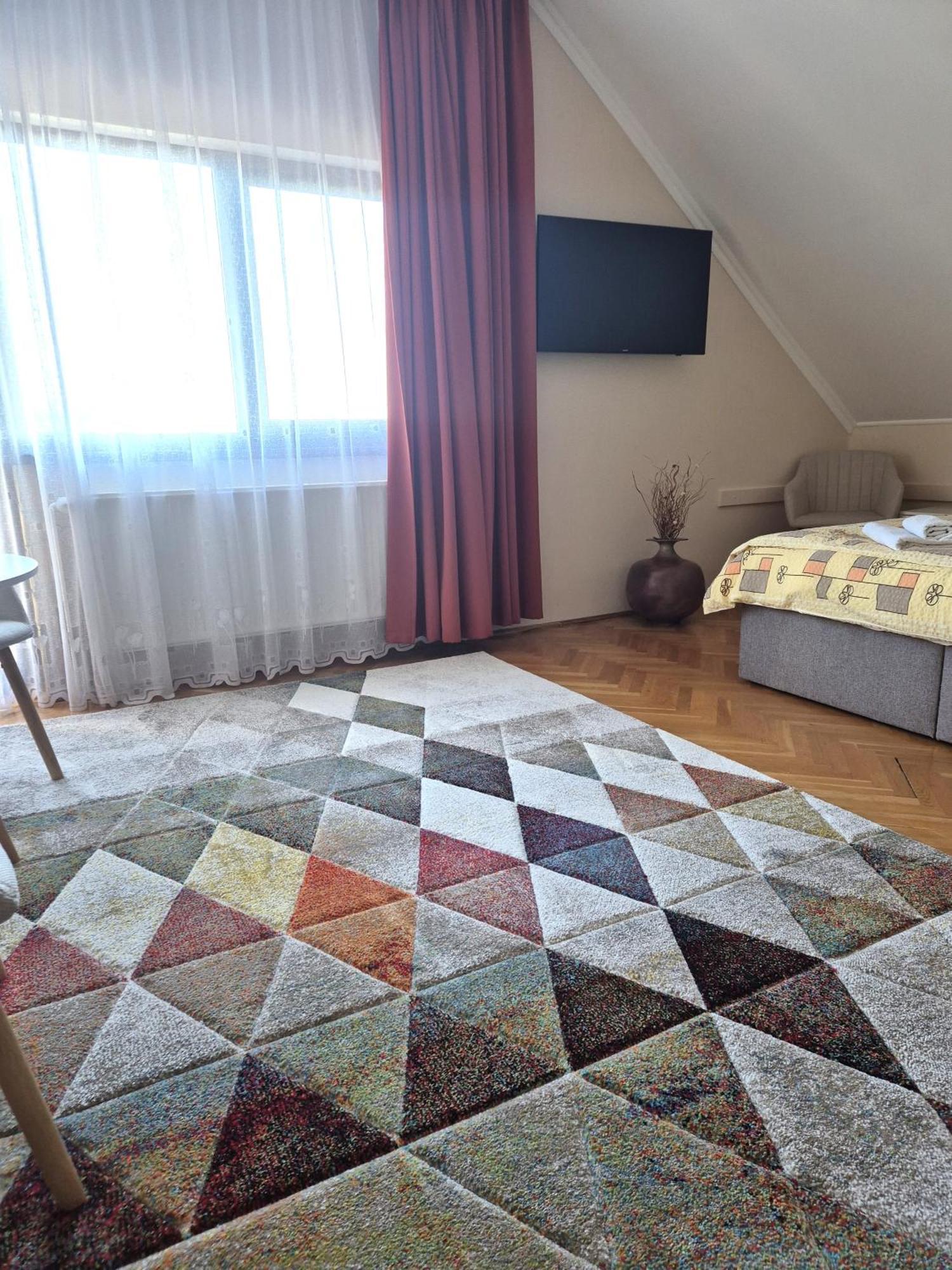 Sarreti Apartmanhaz Balatonfured Ngoại thất bức ảnh