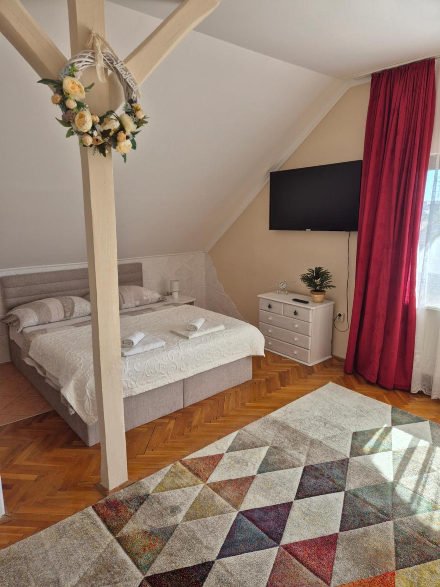 Sarreti Apartmanhaz Balatonfured Ngoại thất bức ảnh